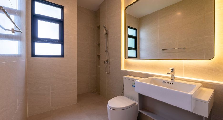 For rent and for sale 5 bedrooms house in Saphan Sung, Bangkok