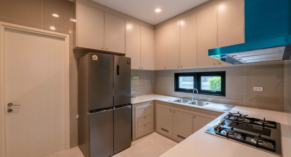 For rent and for sale 5 bedrooms house in Saphan Sung, Bangkok
