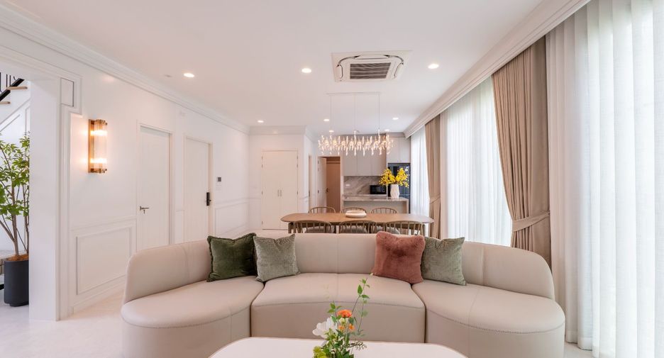 For rent and for sale 5 bedrooms house in Saphan Sung, Bangkok