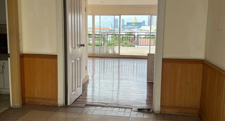 For sale 9 bedrooms condo in Dusit, Bangkok