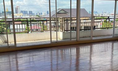 For sale 9 bedrooms condo in Dusit, Bangkok