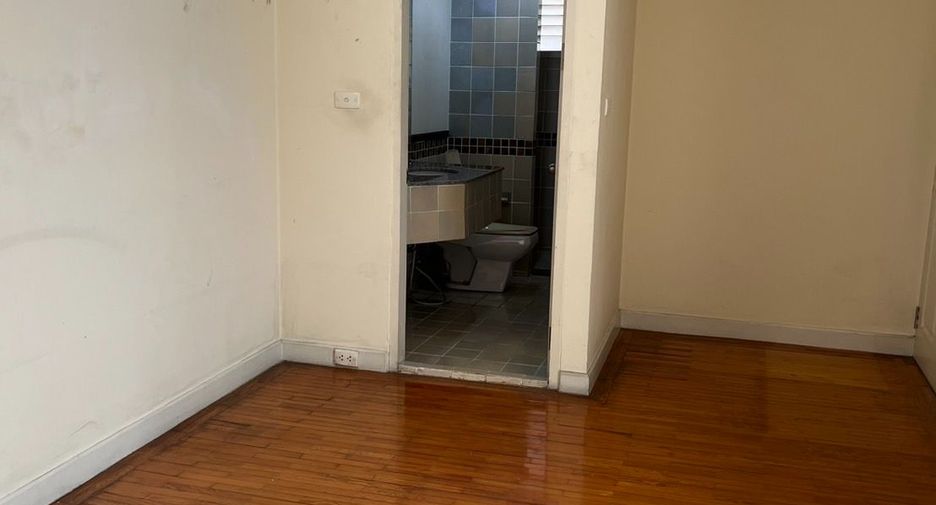 For sale 9 bedrooms condo in Dusit, Bangkok
