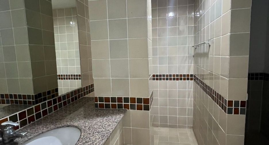 For sale 9 bedrooms condo in Dusit, Bangkok
