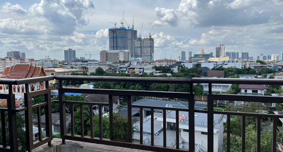 For sale 9 bedrooms condo in Dusit, Bangkok