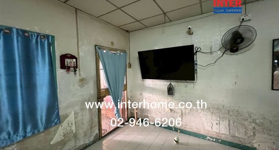 For sale 3 bedrooms townhouse in Min Buri, Bangkok