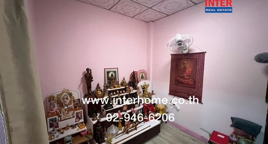 For sale 3 bedrooms townhouse in Min Buri, Bangkok