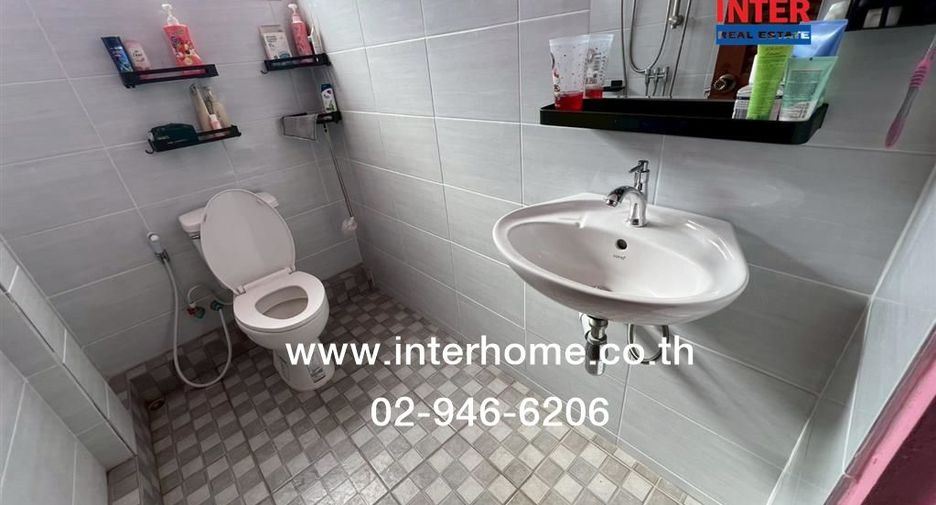 For sale 3 bedrooms townhouse in Min Buri, Bangkok