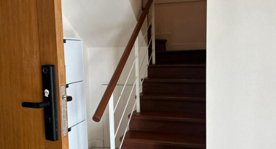 Condo en alquiler y en venta de 2 habitaciones en Khlong Toei, Bangkok