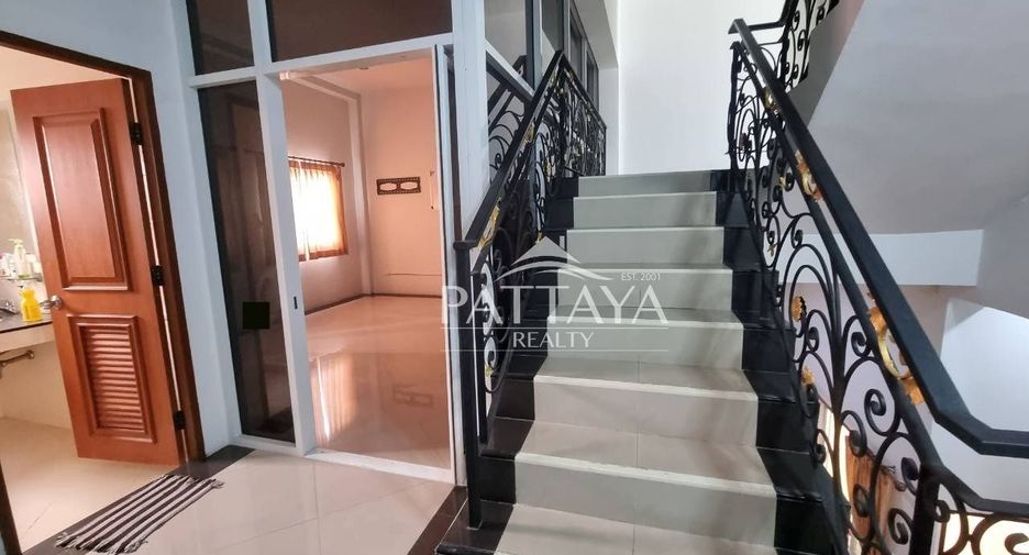 For rent 2 bedrooms townhouse in Bang Lamung, Chonburi