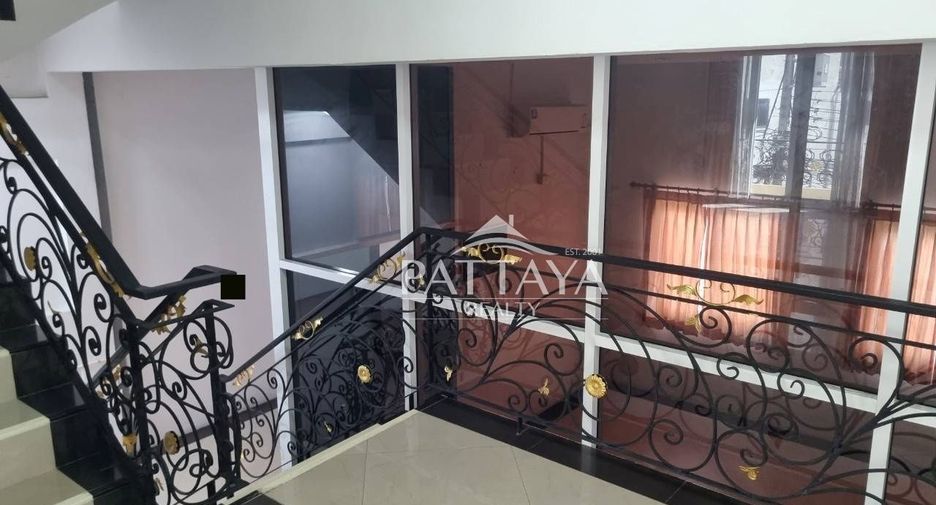 For rent 2 bedrooms townhouse in Bang Lamung, Chonburi