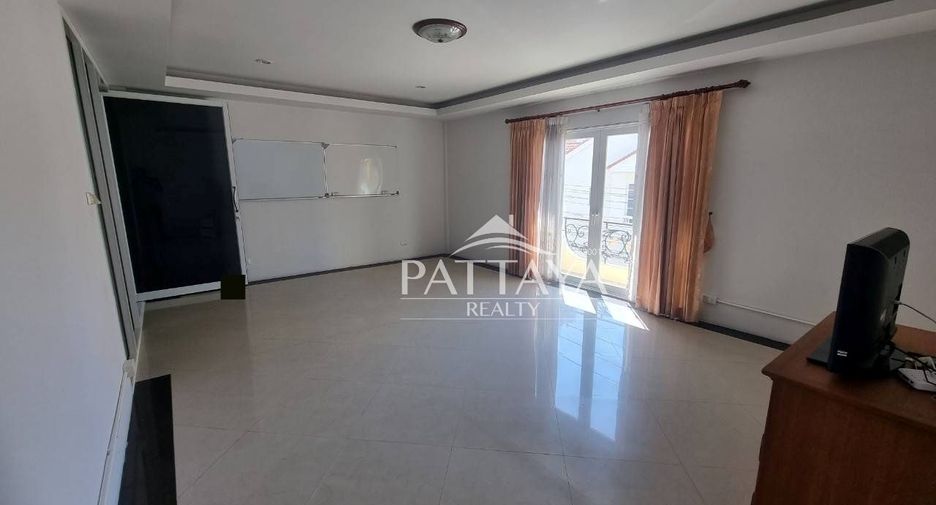 For rent 2 bedrooms townhouse in Bang Lamung, Chonburi