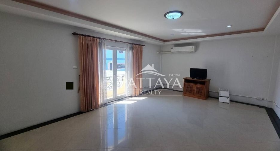 For rent 2 bedrooms townhouse in Bang Lamung, Chonburi
