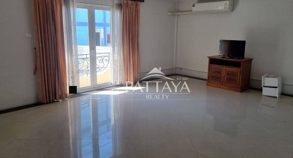 For rent 2 bedrooms townhouse in Bang Lamung, Chonburi