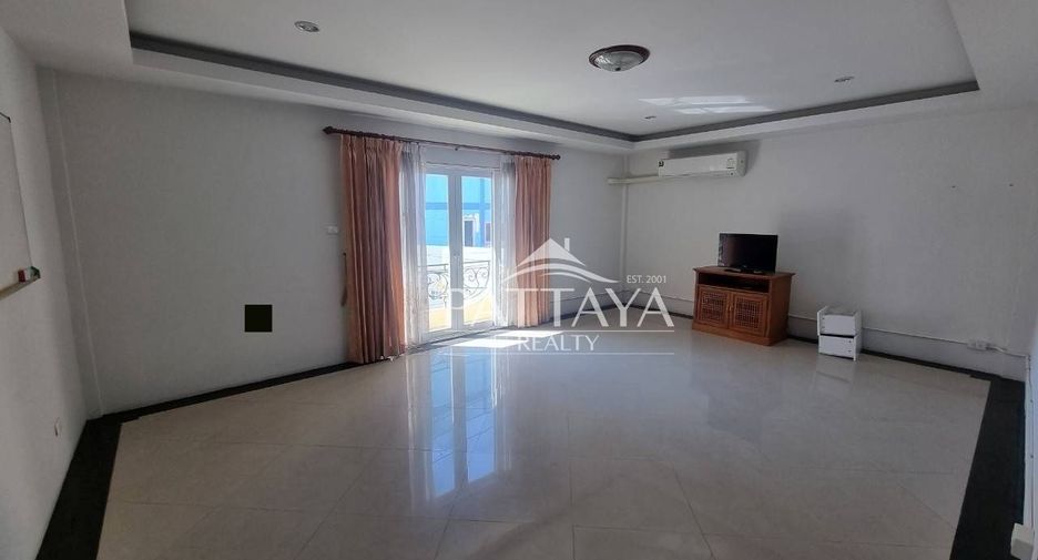 For rent 2 bedrooms townhouse in Bang Lamung, Chonburi