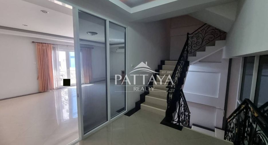 For rent 2 bedrooms townhouse in Bang Lamung, Chonburi