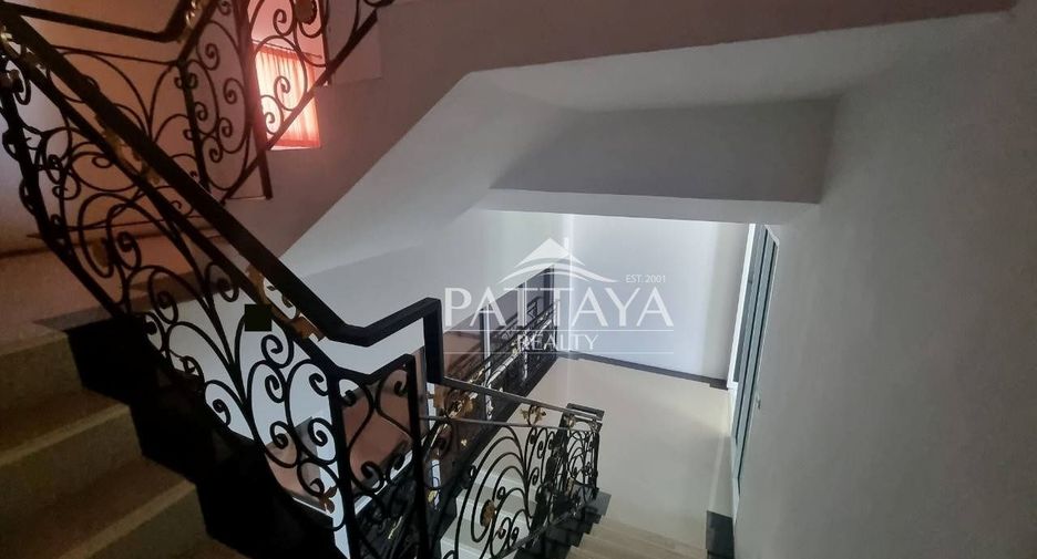 For rent 2 bedrooms townhouse in Bang Lamung, Chonburi