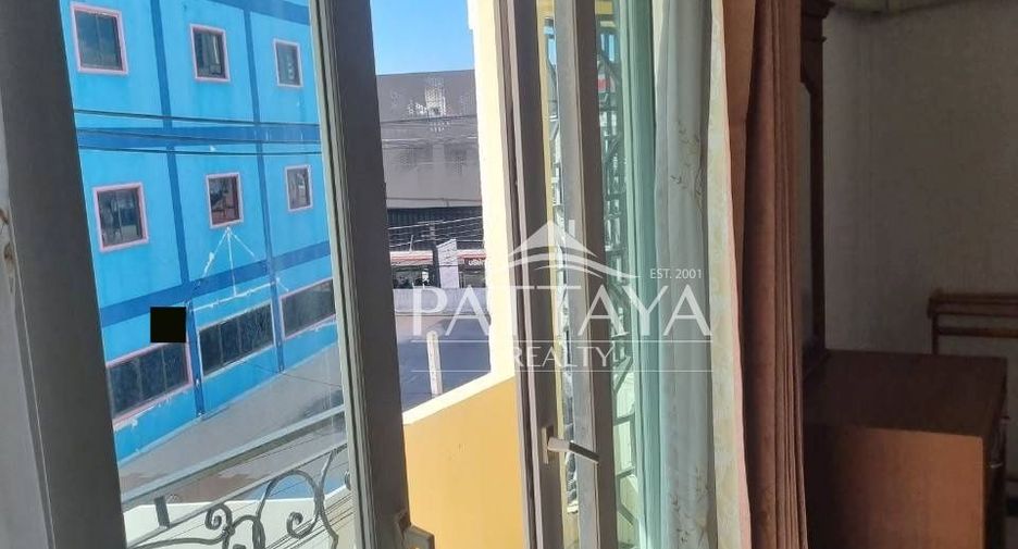 For rent 2 bedrooms townhouse in Bang Lamung, Chonburi