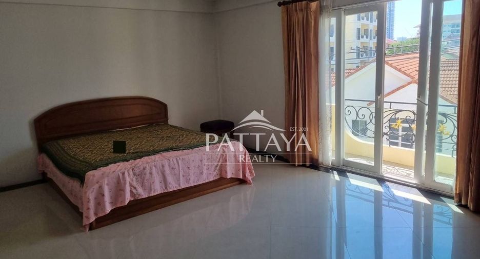 For rent 2 bedrooms townhouse in Bang Lamung, Chonburi