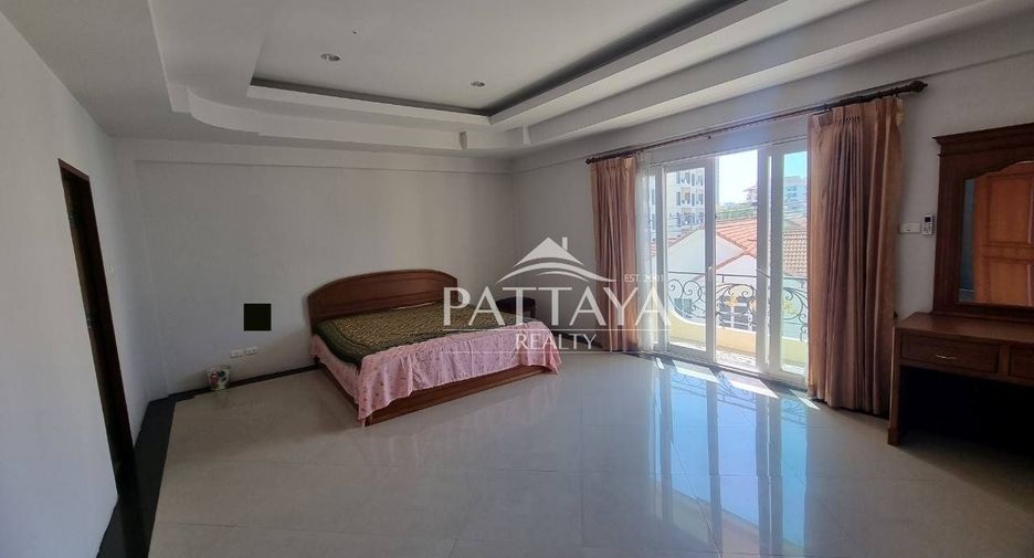 For rent 2 bedrooms townhouse in Bang Lamung, Chonburi