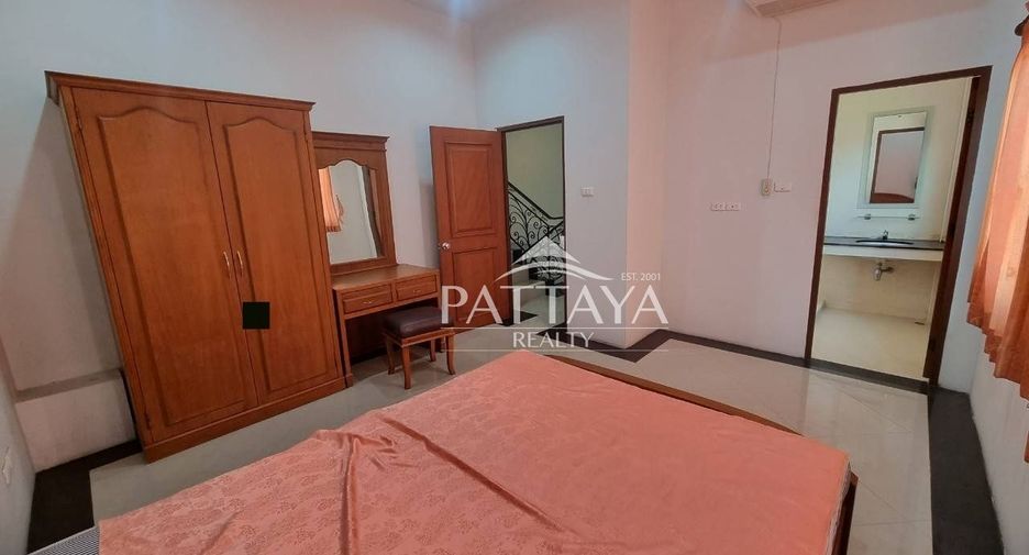 For rent 2 bedrooms townhouse in Bang Lamung, Chonburi