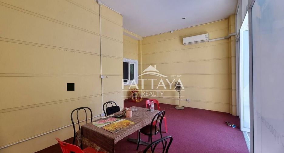For rent 2 bedrooms townhouse in Bang Lamung, Chonburi