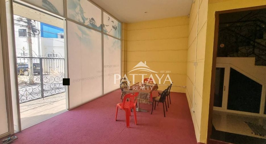 For rent 2 bedrooms townhouse in Bang Lamung, Chonburi