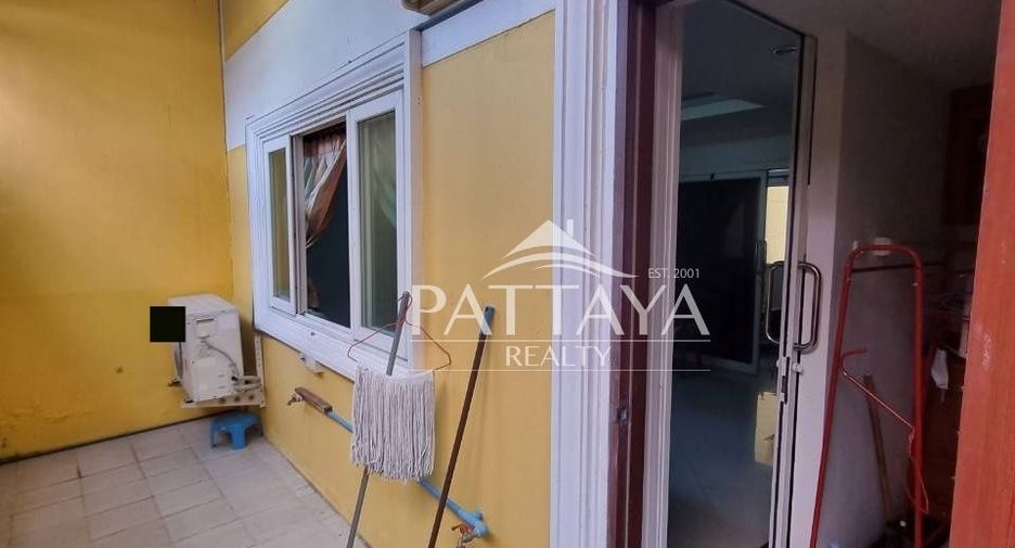 For rent 2 bedrooms townhouse in Bang Lamung, Chonburi