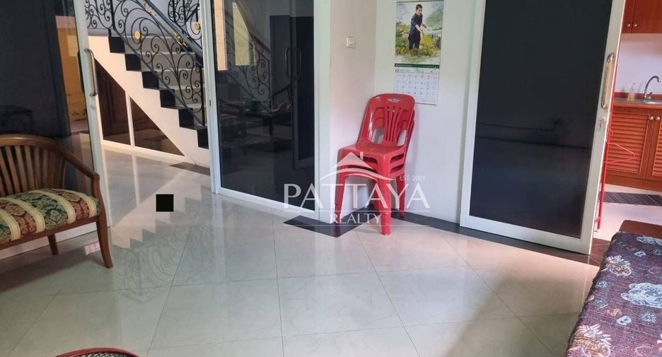 For rent 2 bedrooms townhouse in Bang Lamung, Chonburi