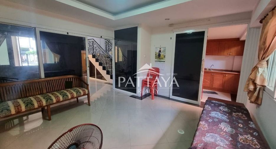 For rent 2 bedrooms townhouse in Bang Lamung, Chonburi