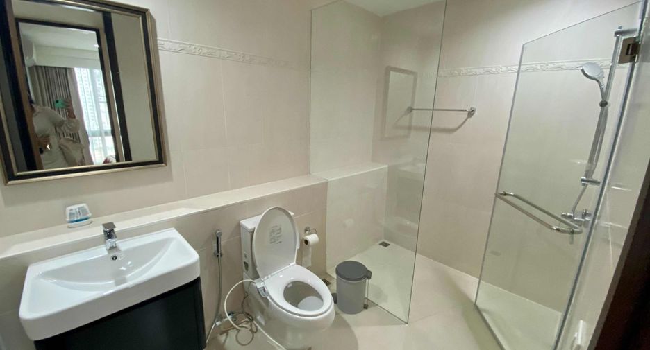 For rent 2 bedrooms condo in Khlong Toei, Bangkok