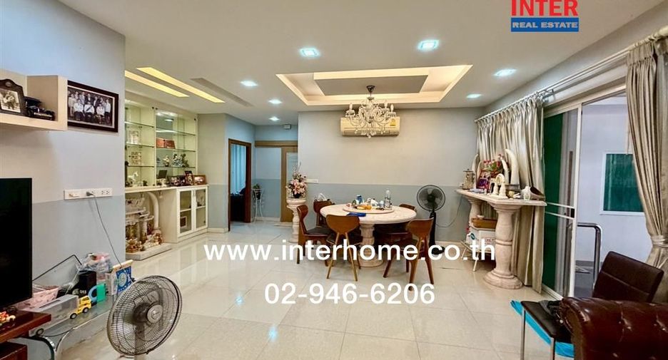 À vendre 3 chambres maison à Lat Phrao, Bangkok