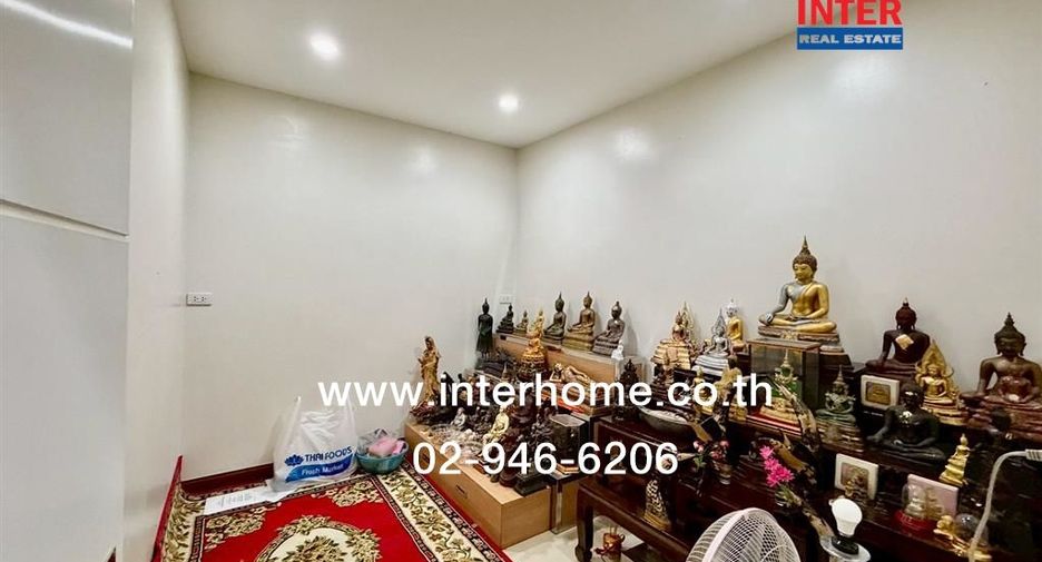 À vendre 3 chambres maison à Lat Phrao, Bangkok