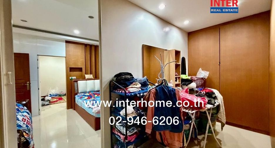 À vendre 3 chambres maison à Lat Phrao, Bangkok