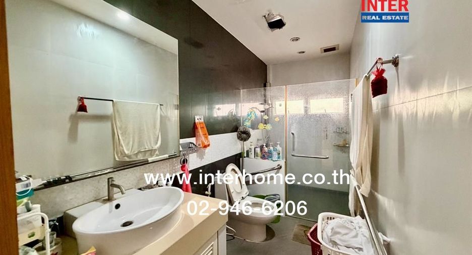 À vendre 3 chambres maison à Lat Phrao, Bangkok