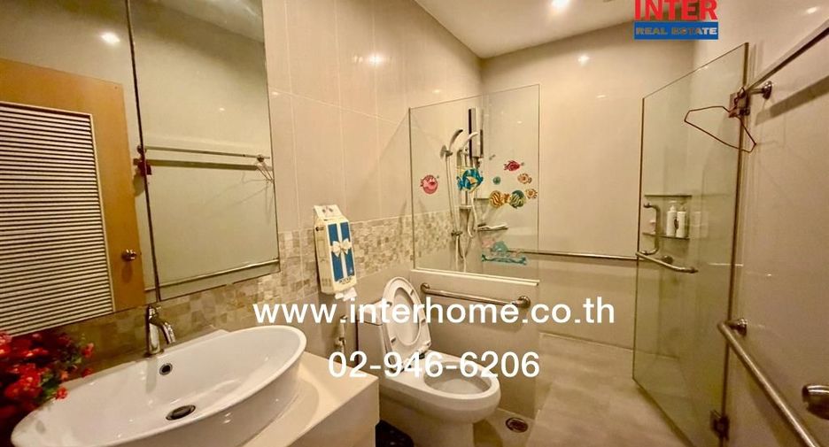 À vendre 3 chambres maison à Lat Phrao, Bangkok