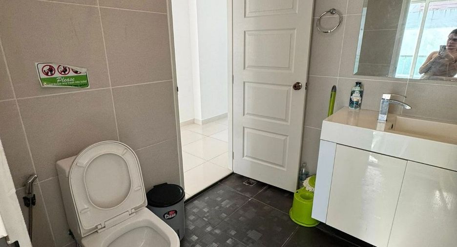 For sale 3 bedrooms condo in Bang Lamung, Chonburi