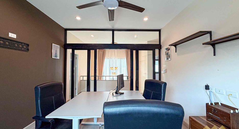 À louer 4 chambres maison à Bang Lamung, Chonburi