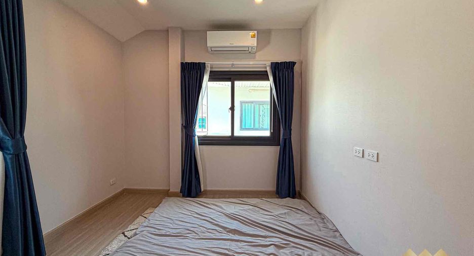 À louer 4 chambres maison à Bang Lamung, Chonburi
