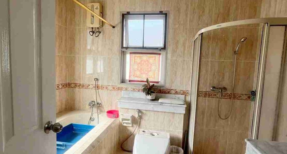 Haus zum Kauf mit 4 Zimmer in Phra Pradaeng, Samut Prakan