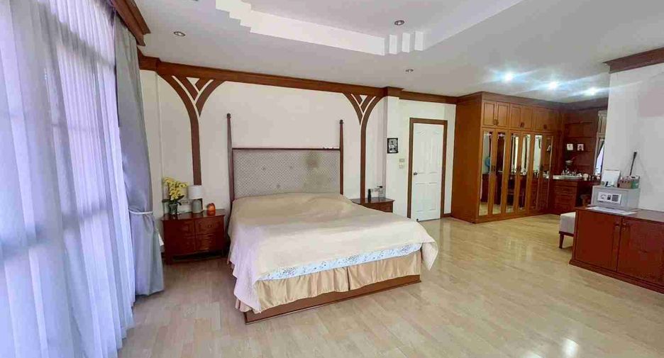 Haus zum Kauf mit 4 Zimmer in Phra Pradaeng, Samut Prakan