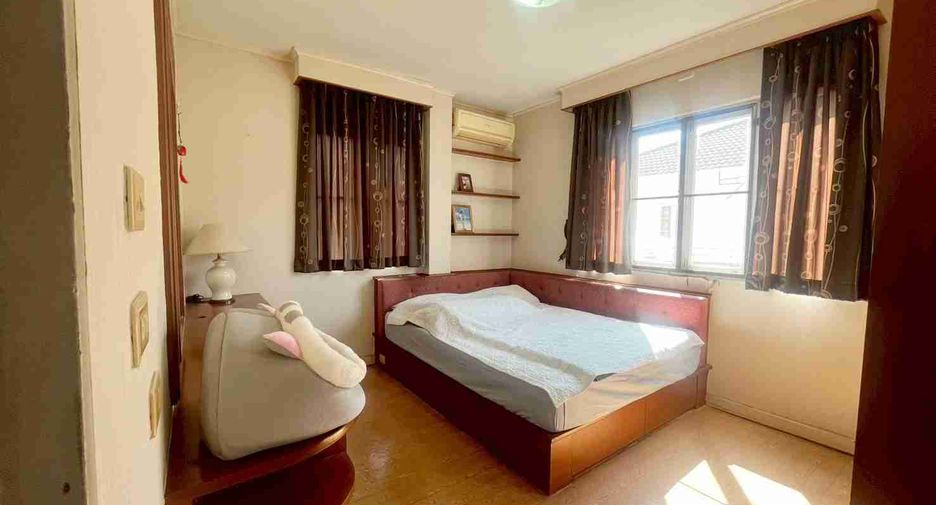 Haus zum Kauf mit 4 Zimmer in Phra Pradaeng, Samut Prakan