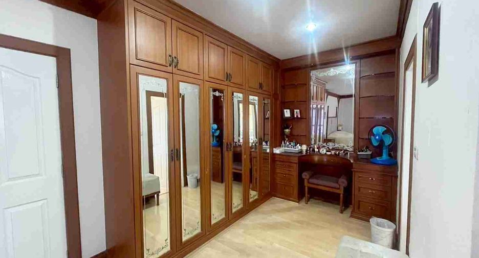 Haus zum Kauf mit 4 Zimmer in Phra Pradaeng, Samut Prakan