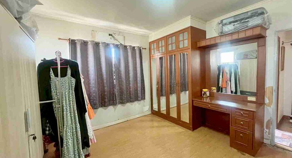 Haus zum Kauf mit 4 Zimmer in Phra Pradaeng, Samut Prakan