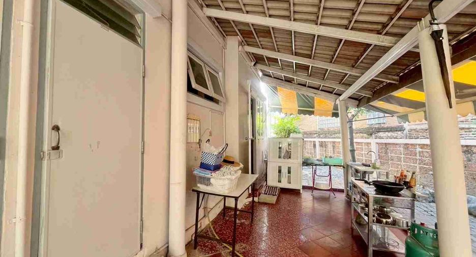 Haus zum Kauf mit 4 Zimmer in Phra Pradaeng, Samut Prakan