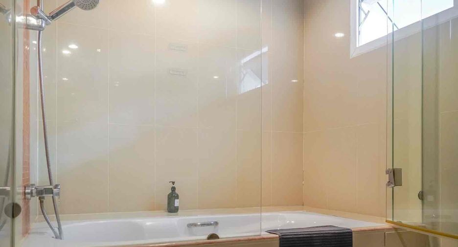 For rent and for sale 1 bed condo in Bang Lamung, Chonburi