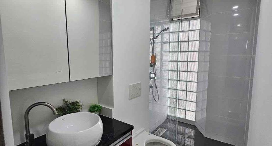 Wohnung zur Miete und zum Kauf mit 1 Zimmer in Sattahip, Chonburi