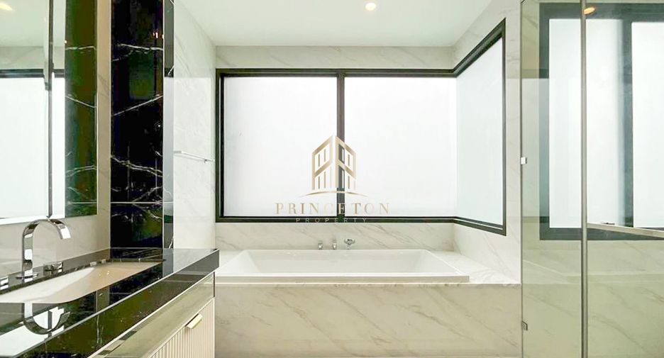 For rent and for sale 5 bedrooms house in Saphan Sung, Bangkok