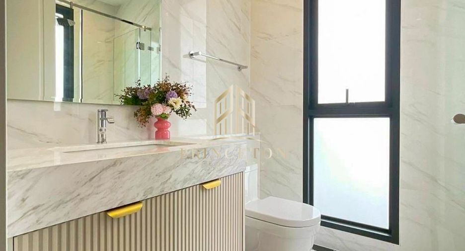 For rent and for sale 5 bedrooms house in Saphan Sung, Bangkok