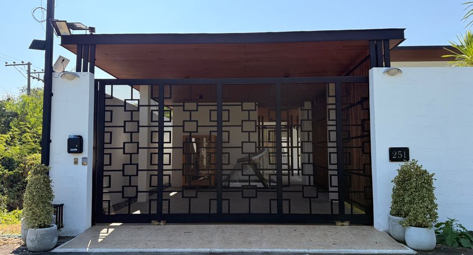 For rent and for sale 4 bedrooms villa in Doi Saket, Chiang Mai