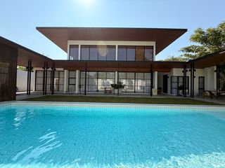 Villa en alquiler y en venta de 4 habitaciones en Doi Saket, Chiang Mai